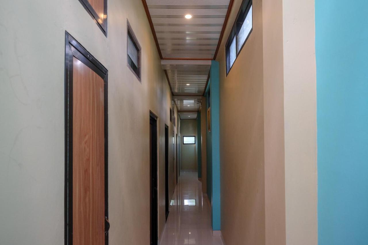 Sans Hotel Kumbang Yogyakarta By Reddoorz Exterior photo